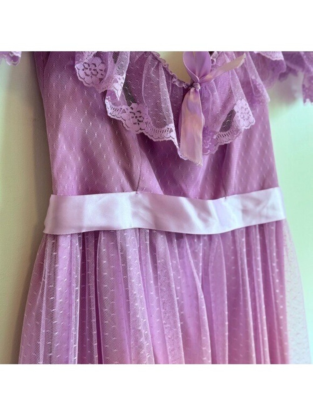 Vintage Lilac Lace Evening Gown | Vintage Prom Dress | French Dress up - Picture 9 of 10